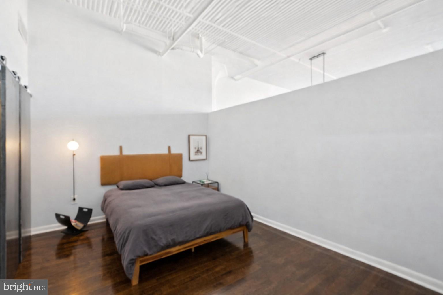 2200 ARCH STREET 902