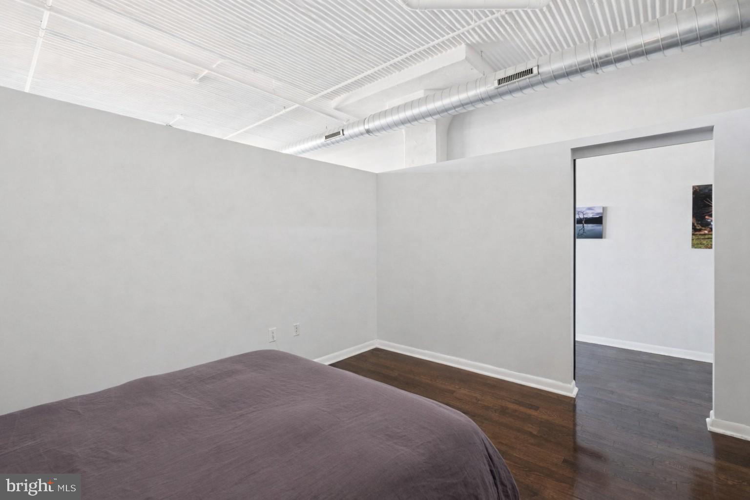 2200 ARCH STREET 902