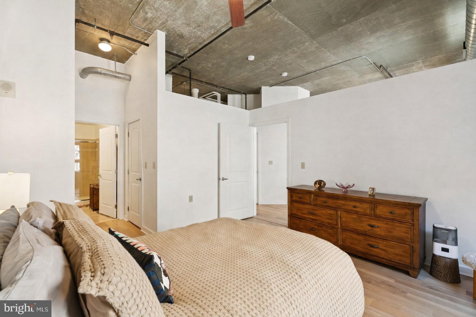 113 N BREAD STREET 3H2