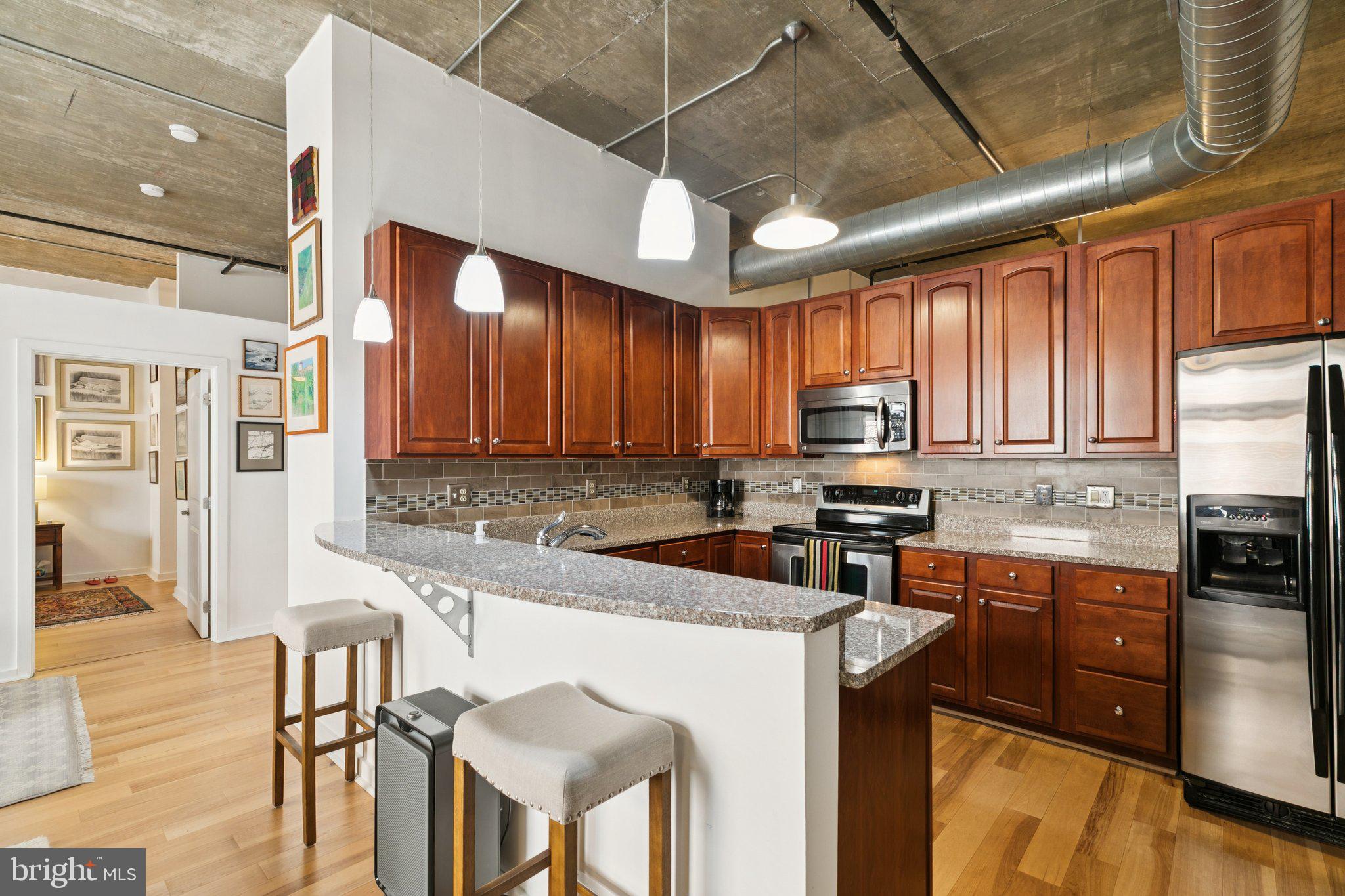 113 N BREAD STREET 3H2