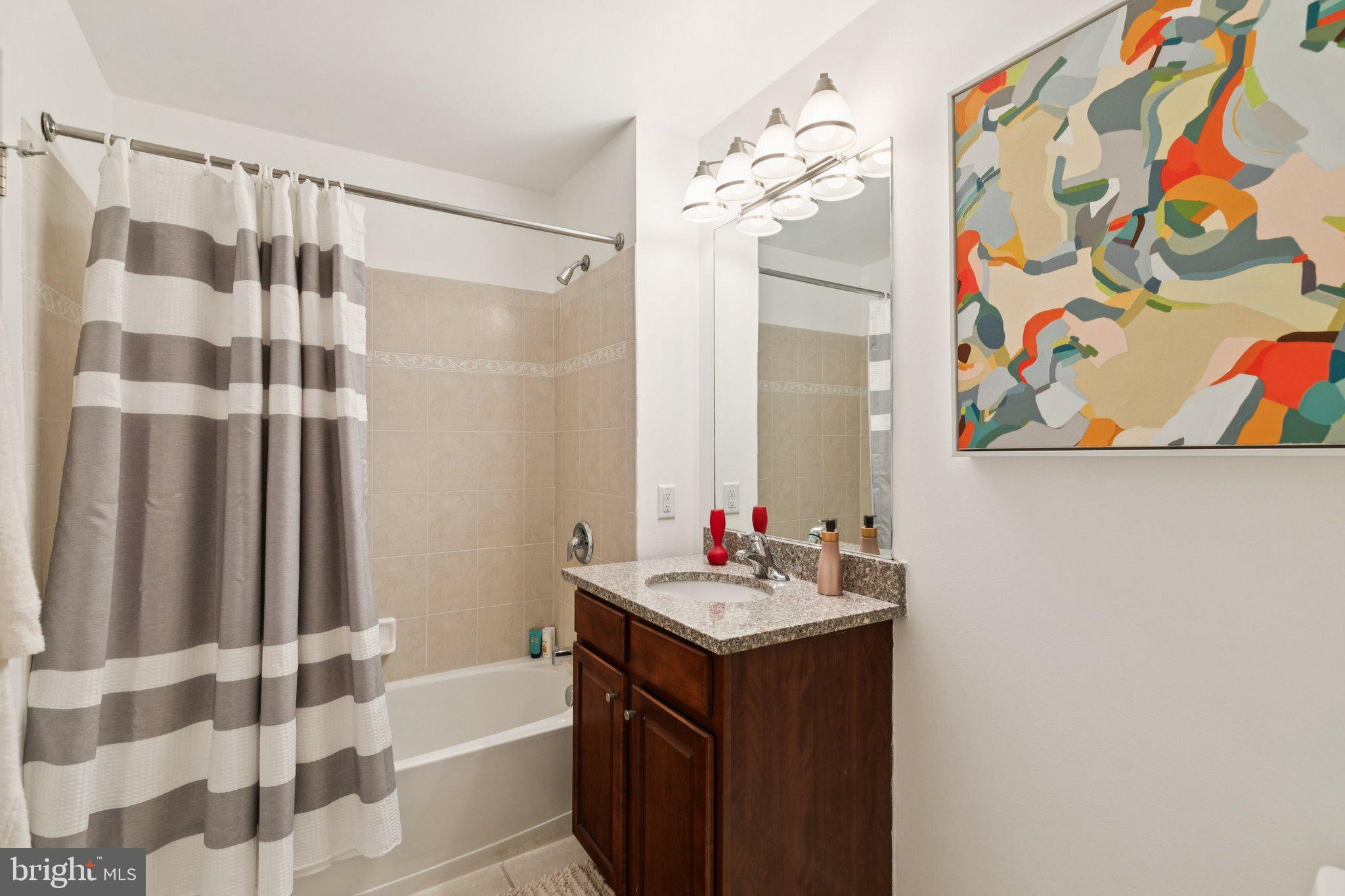 113 N BREAD STREET 3H2