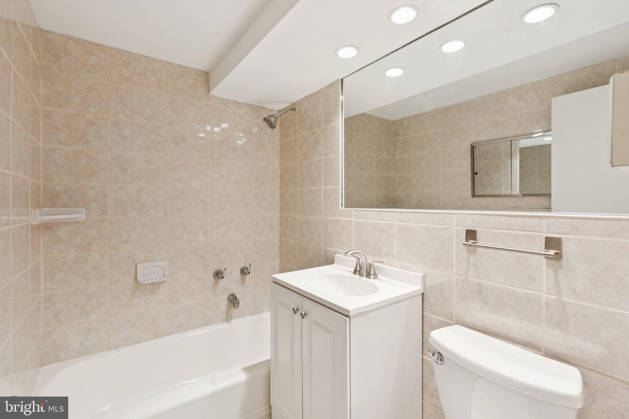 2101 CHESTNUT STREET 1521