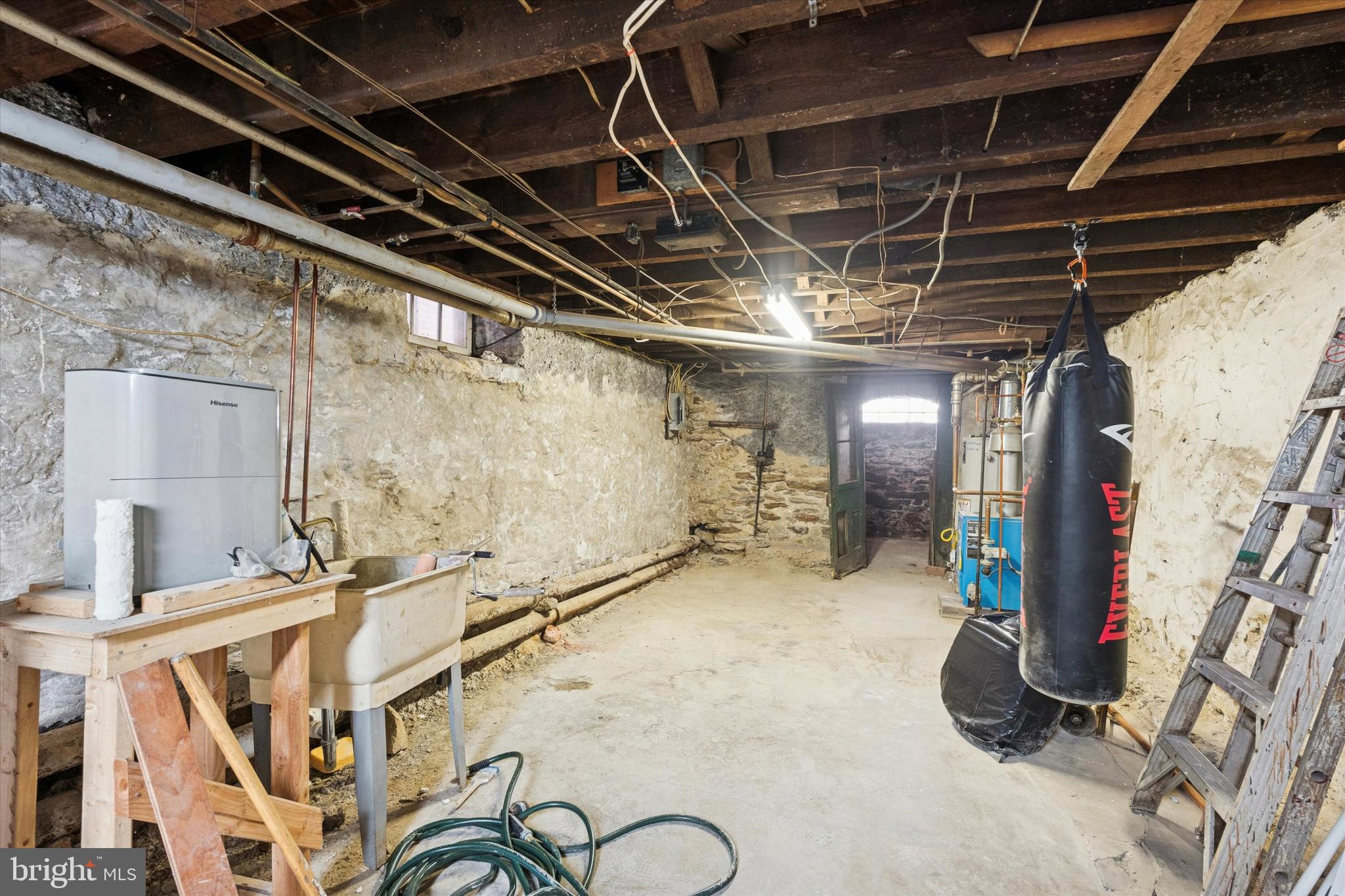 129 LEVERINGTON AVENUE