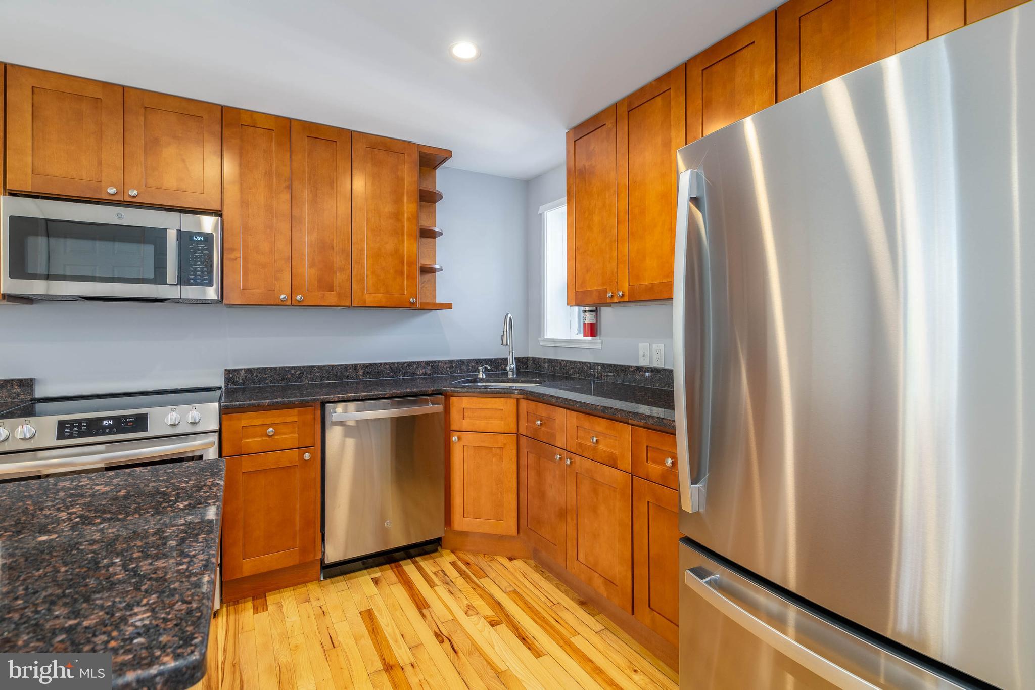 2225 MOUNT VERNON STREET 3