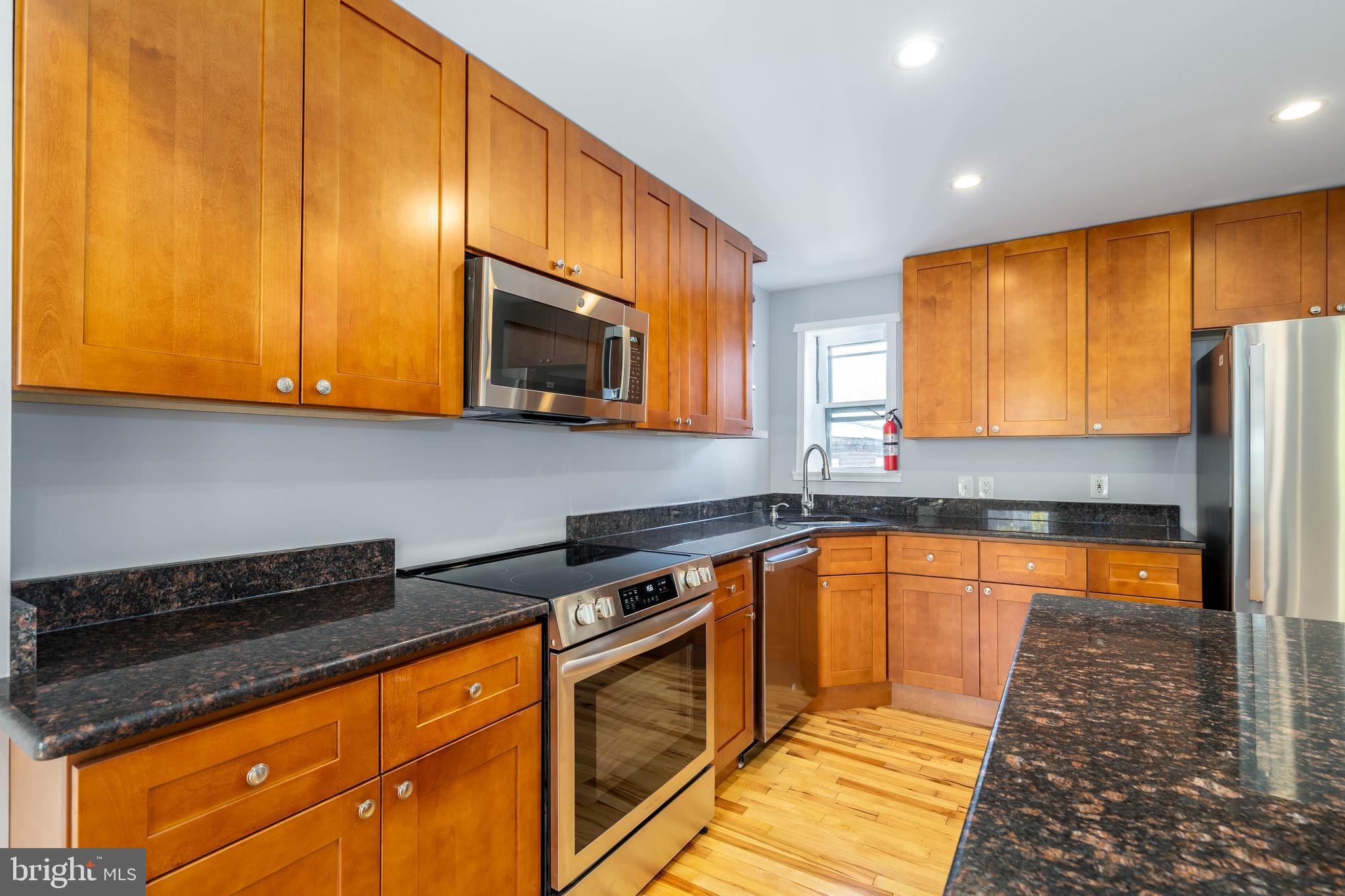 2225 MOUNT VERNON STREET 3