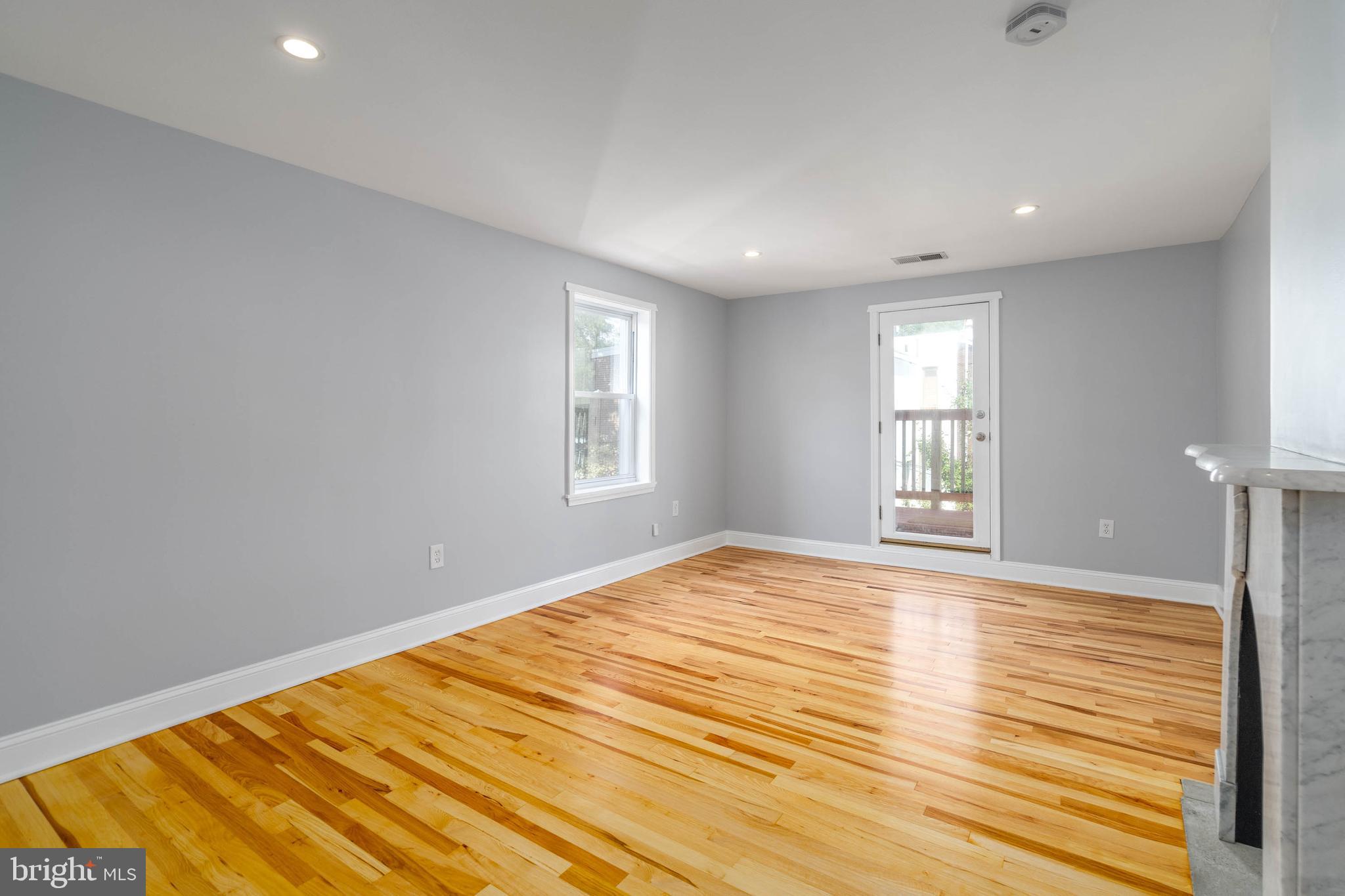 2225 MOUNT VERNON STREET 3