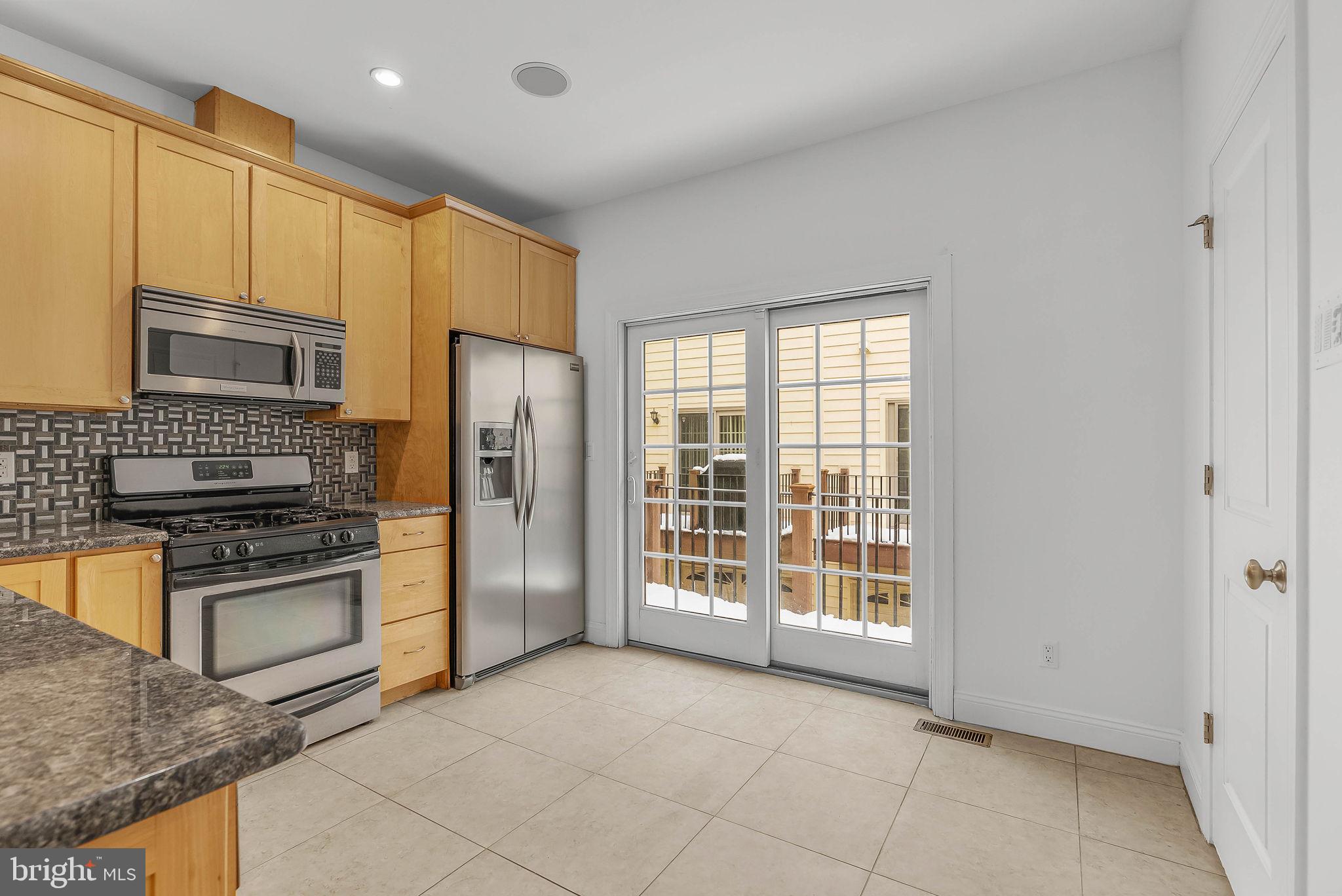 1004 N BODINE STREET