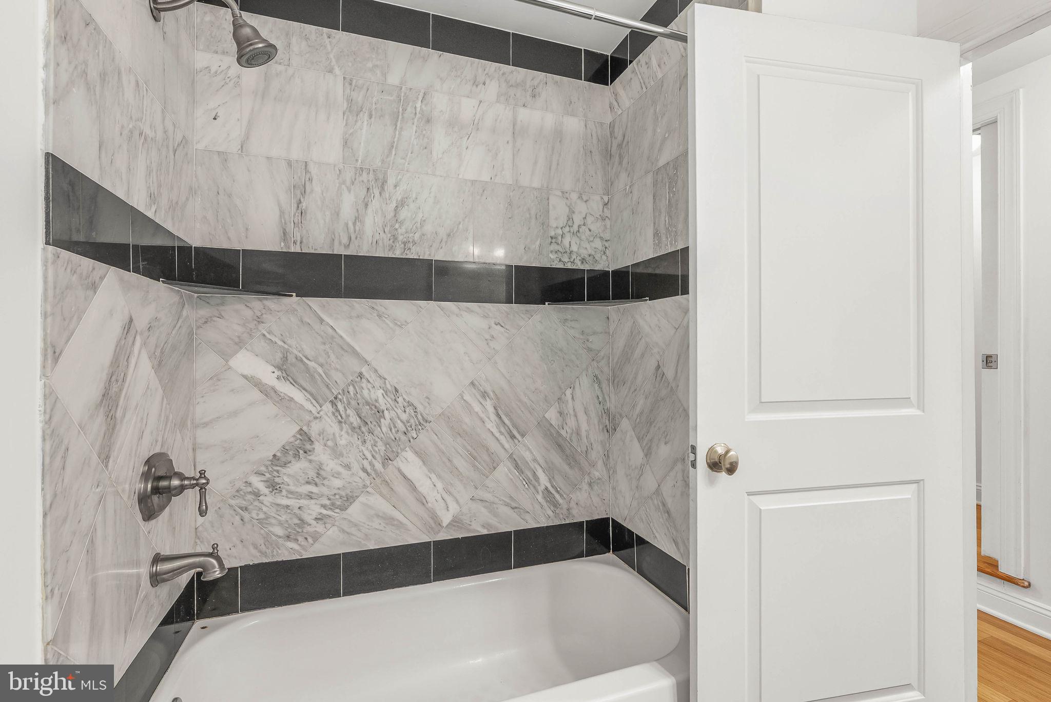 1004 N BODINE STREET