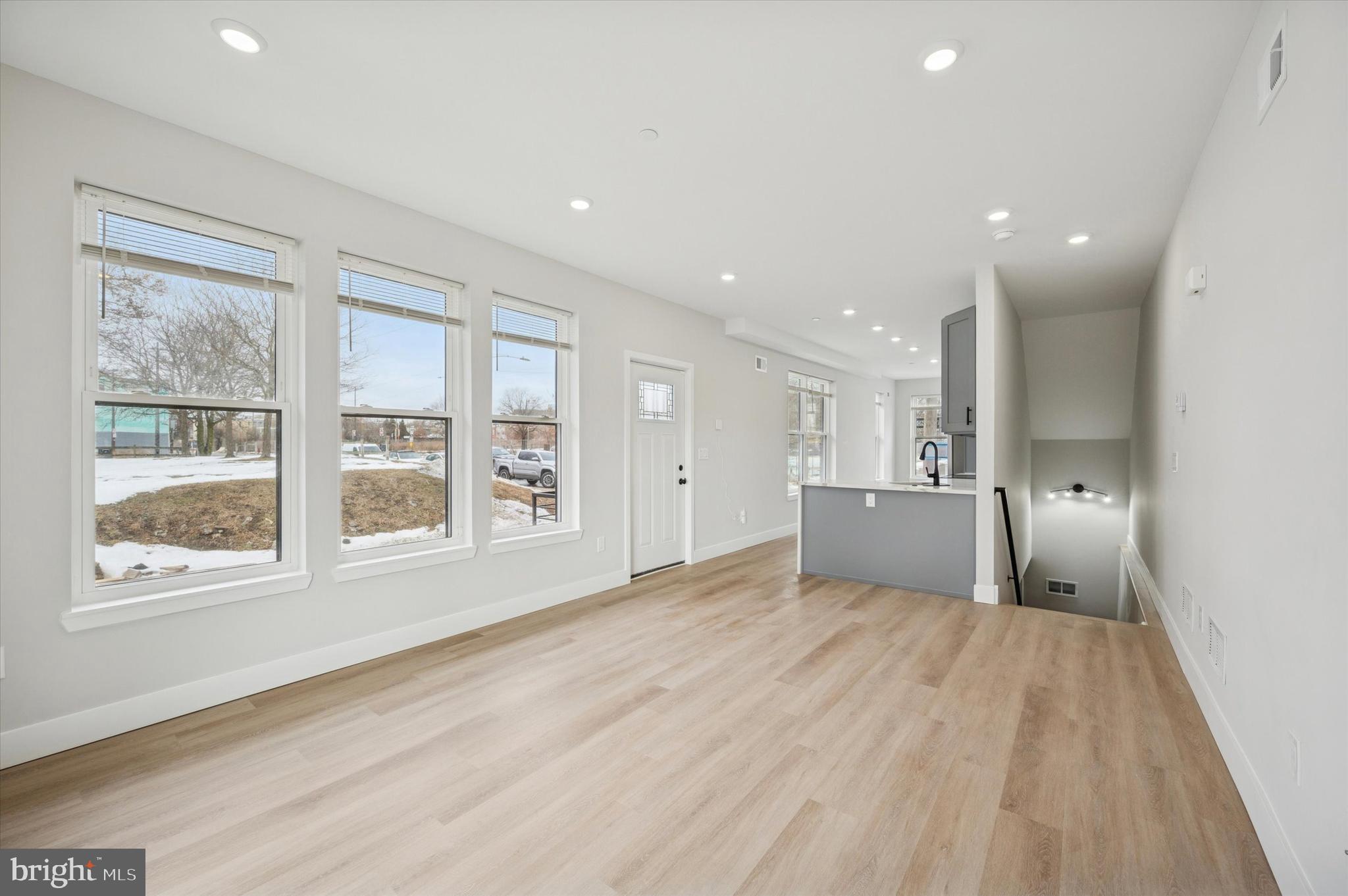 214 W CUMBERLAND STREET