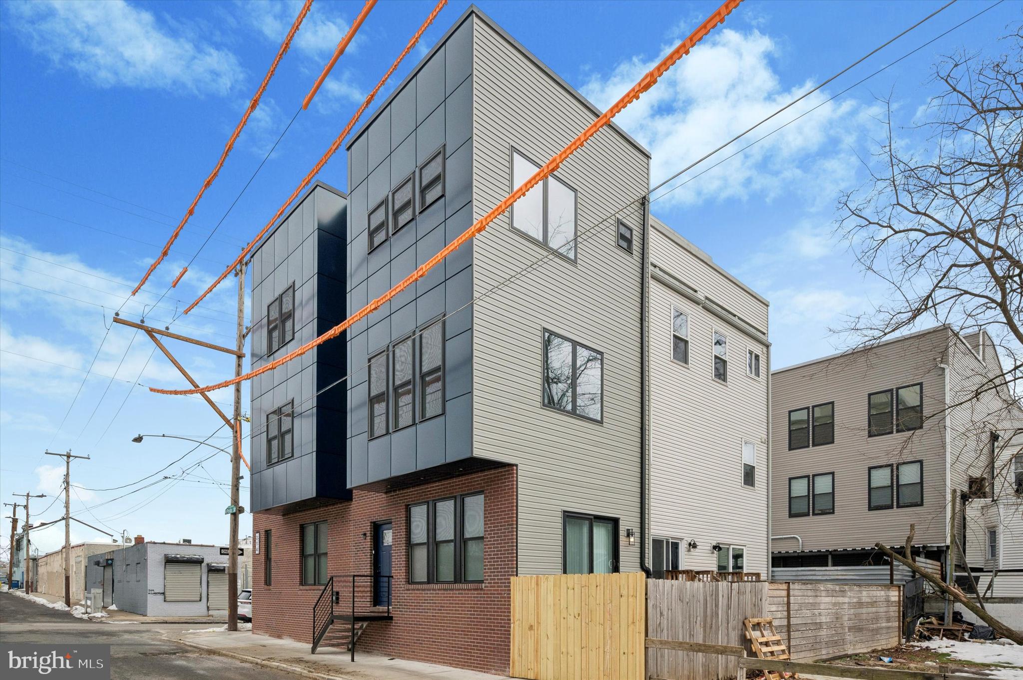 214 W CUMBERLAND STREET