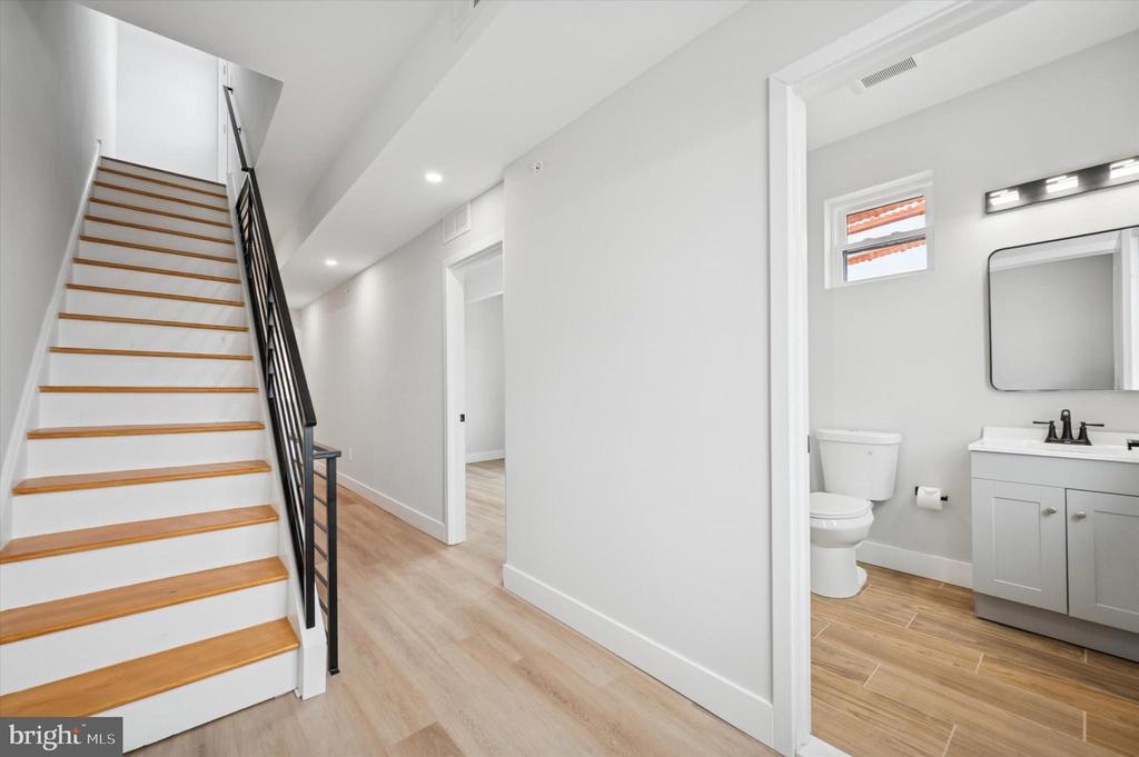 214 W CUMBERLAND STREET