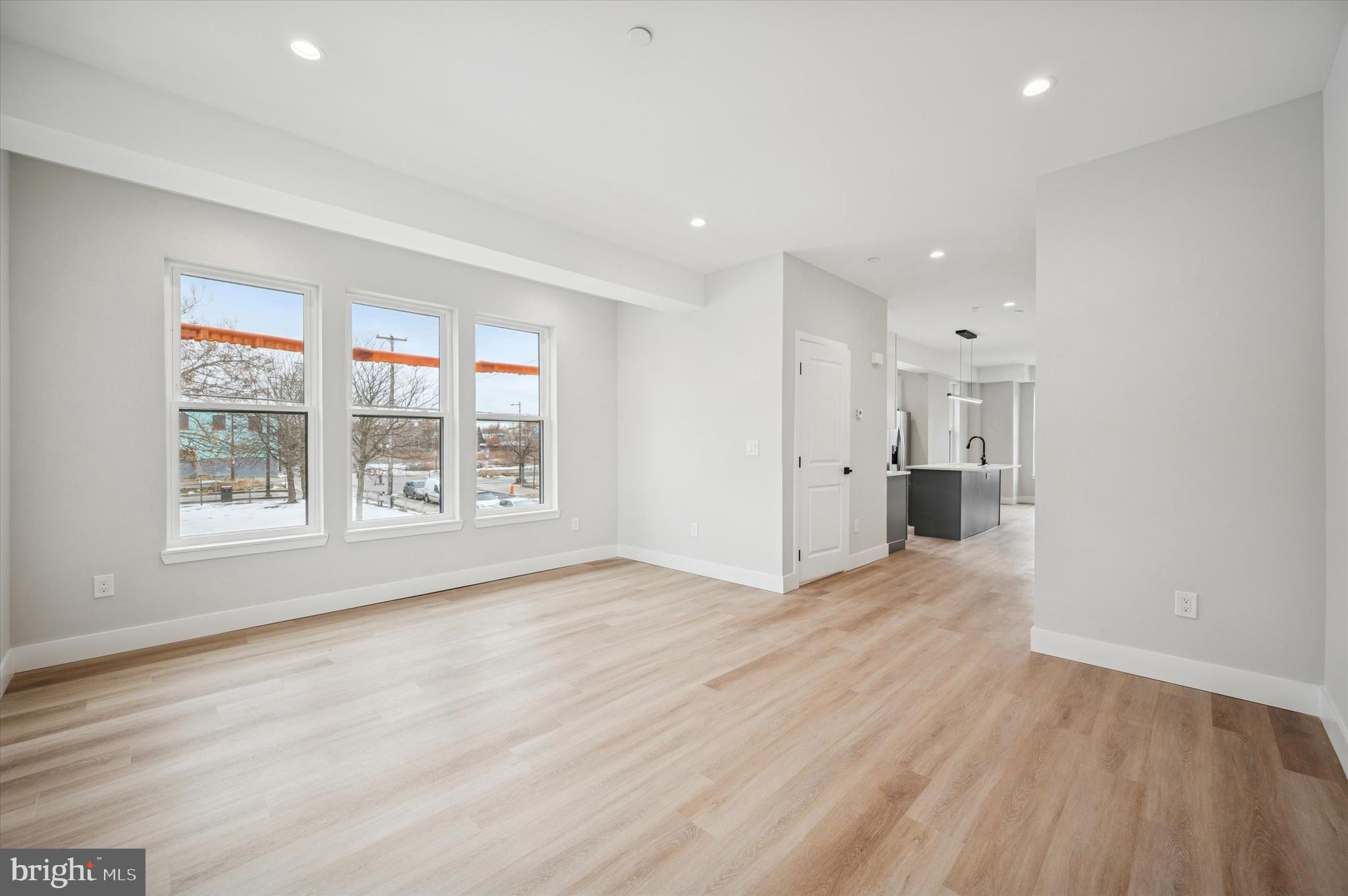 214 W CUMBERLAND STREET