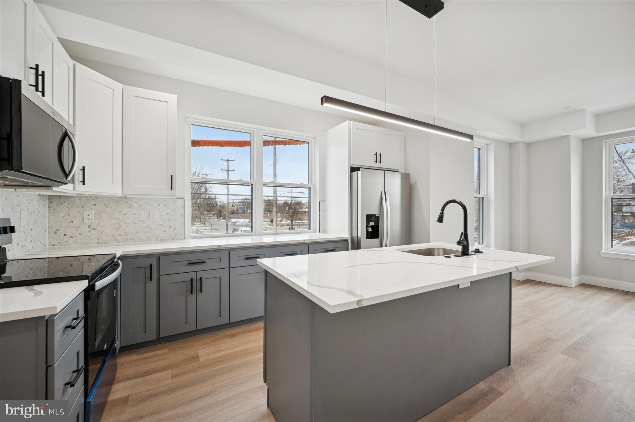 214 W CUMBERLAND STREET