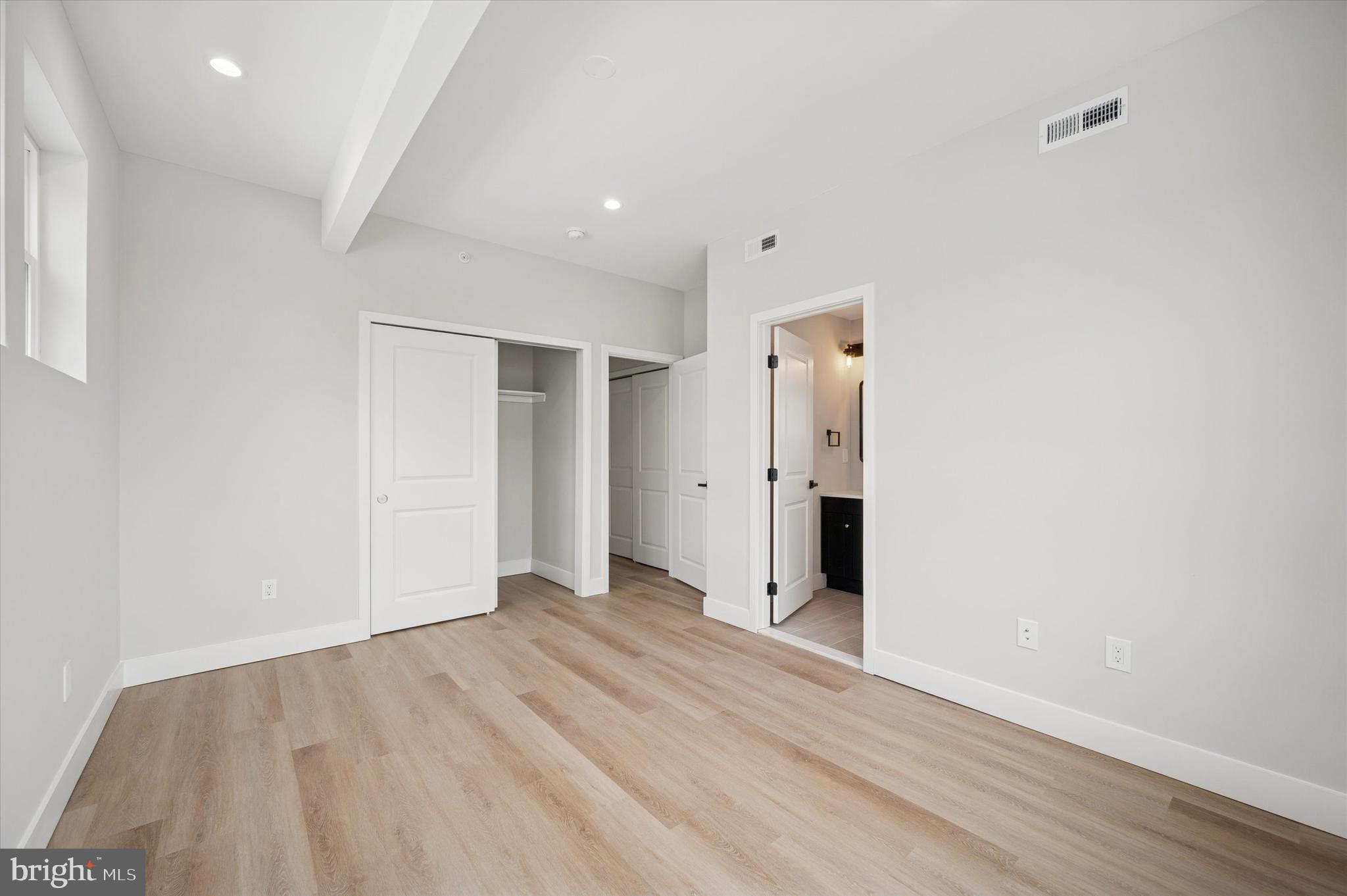 214 W CUMBERLAND STREET