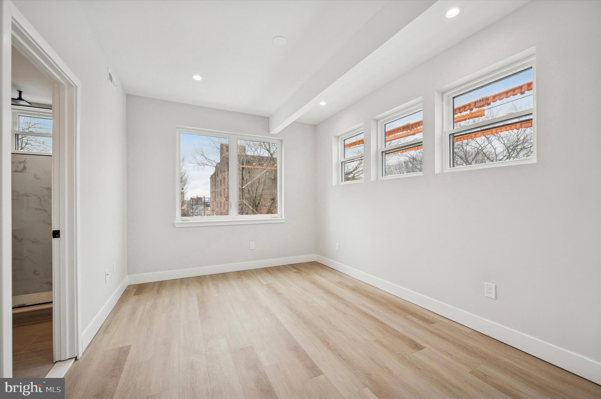 214 W CUMBERLAND STREET