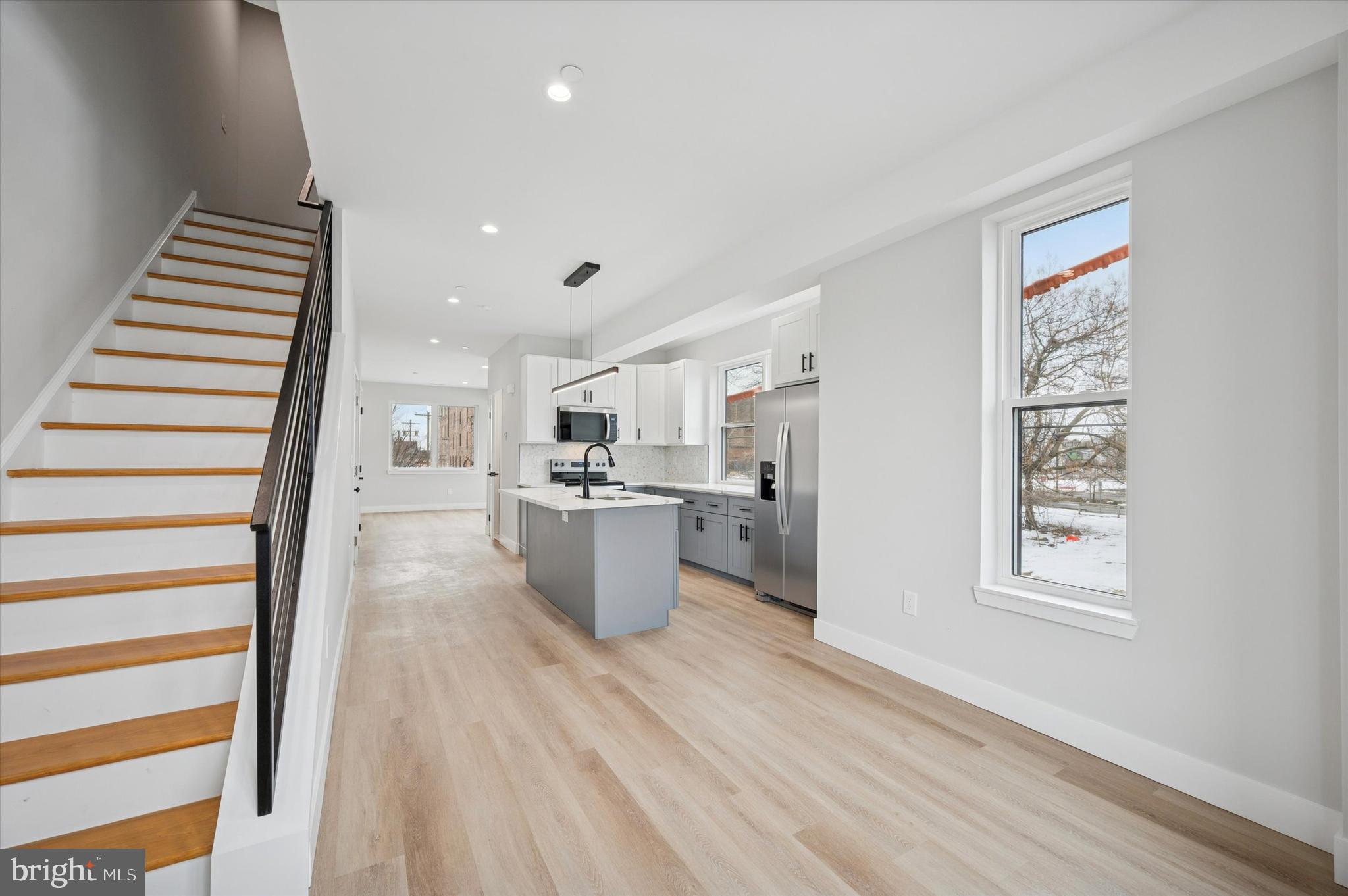 214 W CUMBERLAND STREET