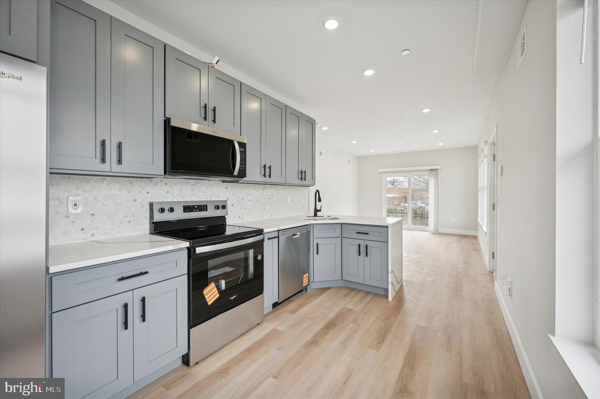 214 W CUMBERLAND STREET