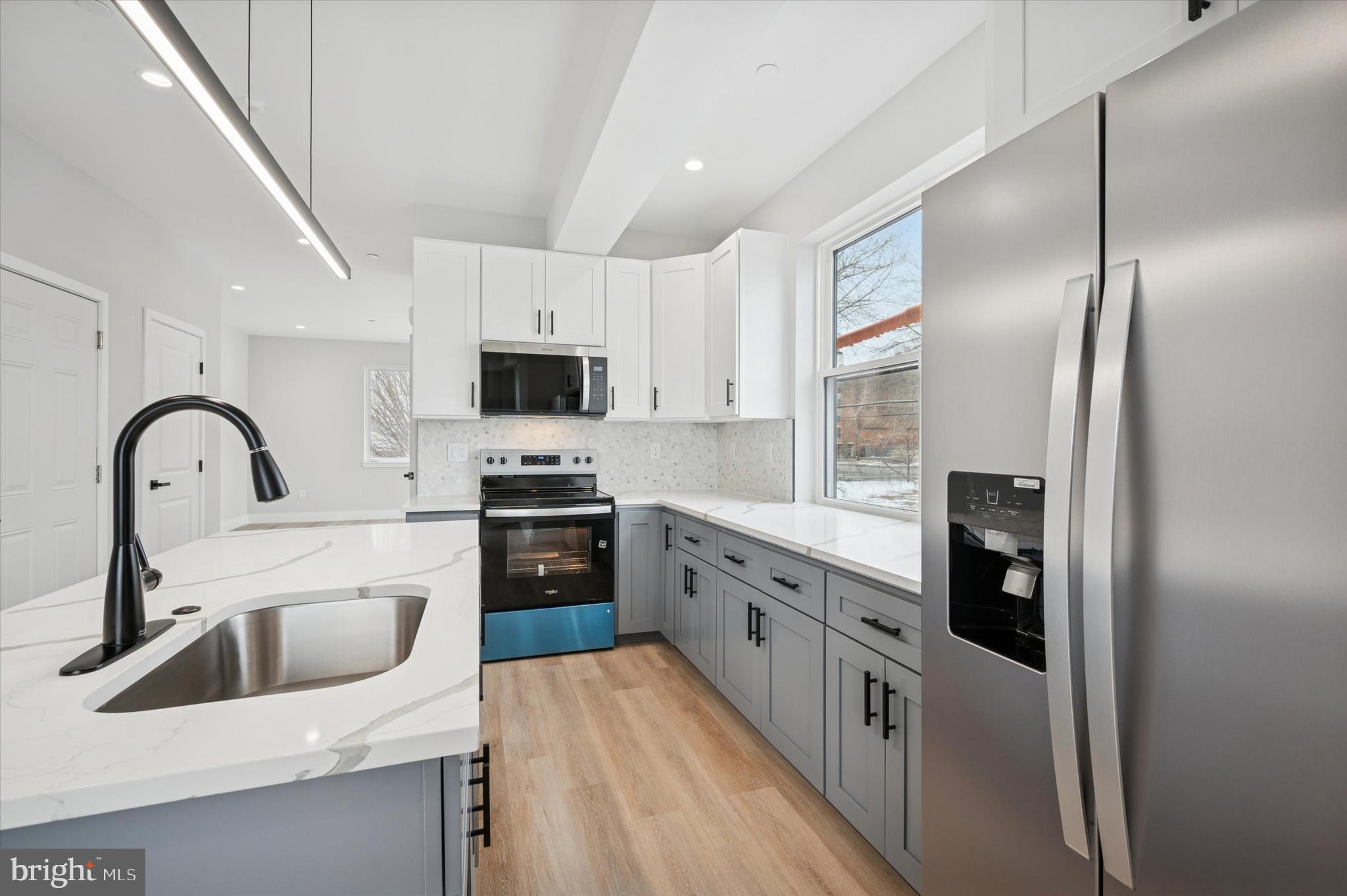 214 W CUMBERLAND STREET