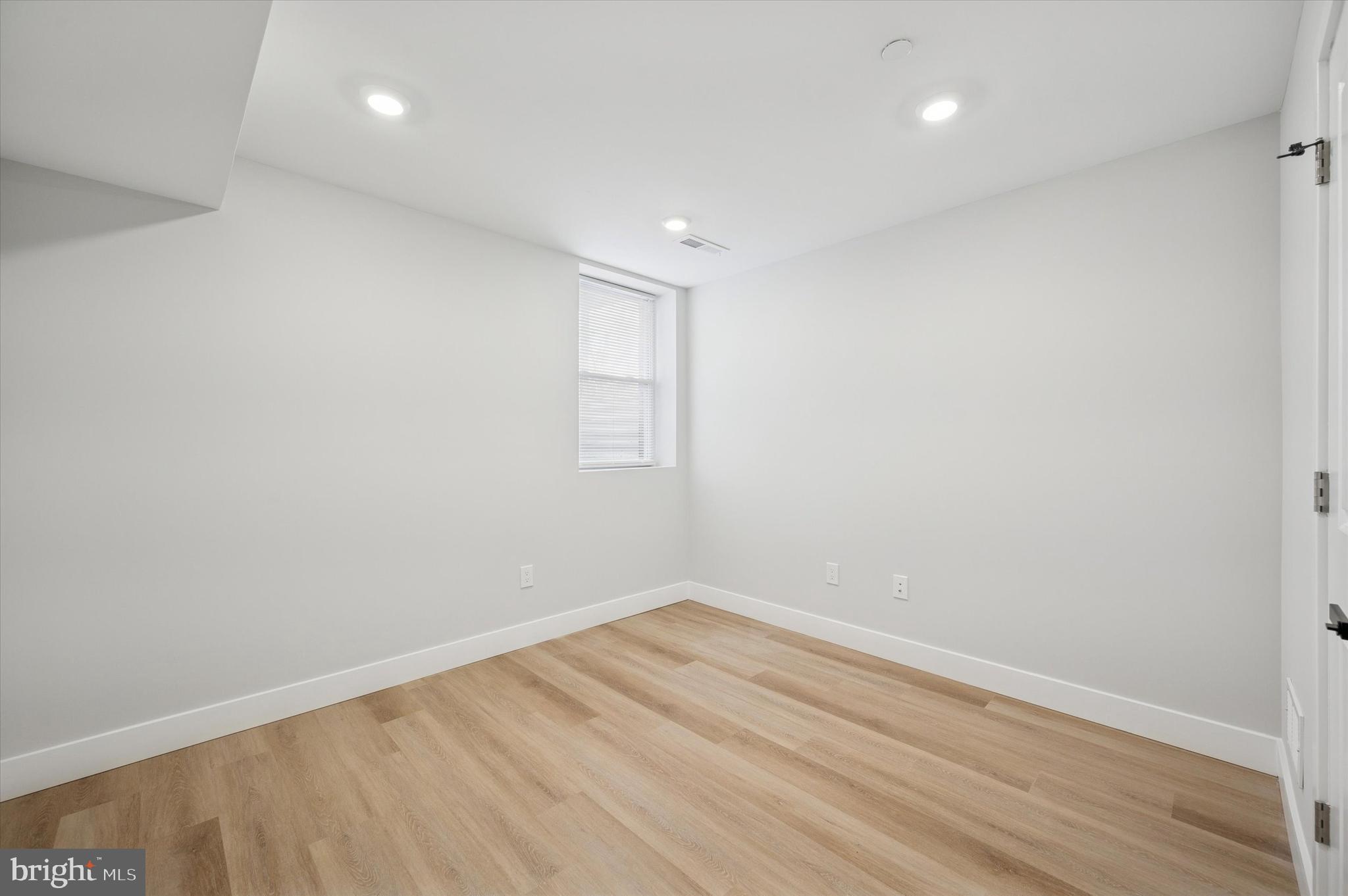 214 W CUMBERLAND STREET