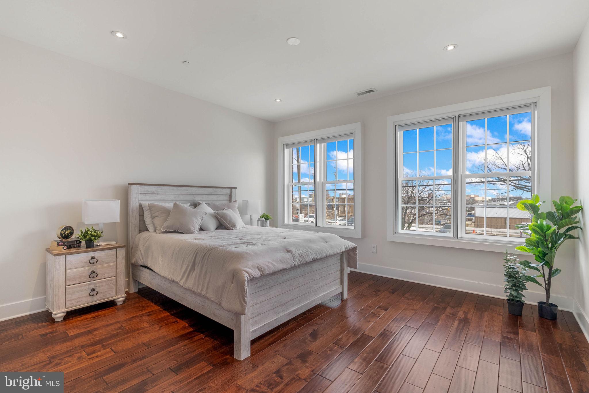 512 S FRONT STREET 14 2