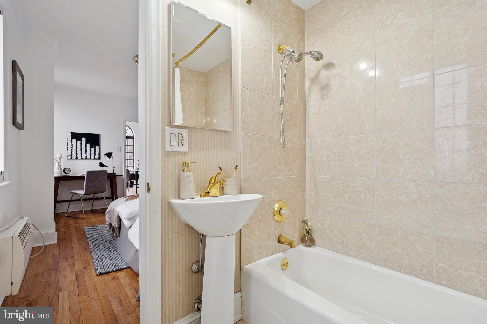 1512 SPRUCE STREET 2504