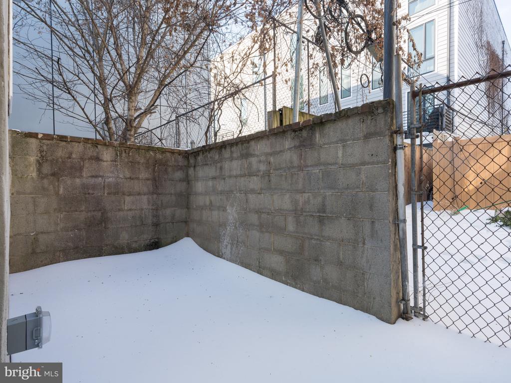 1809 WYLIE STREET 1