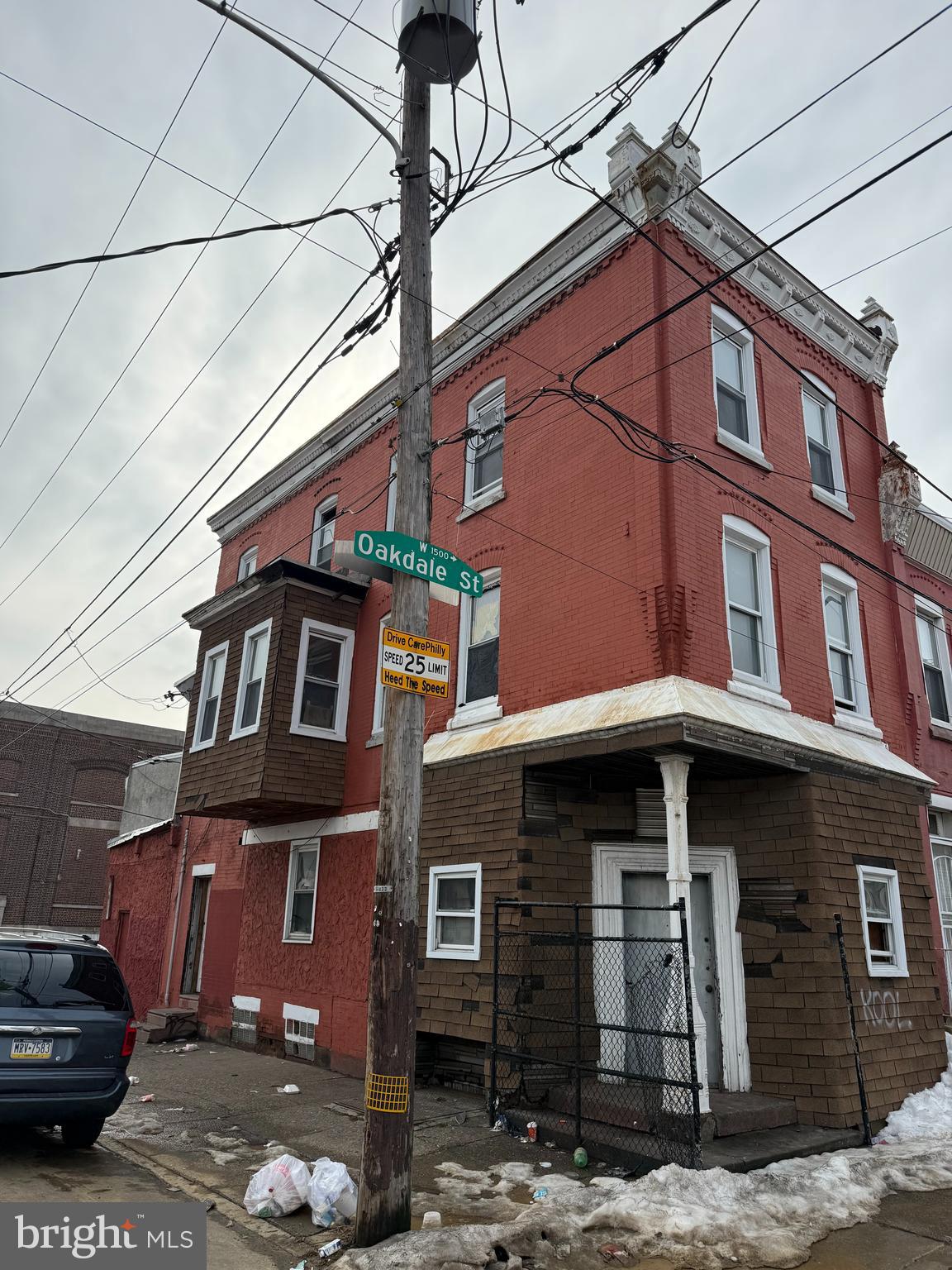 1500 W OAKDALE STREET