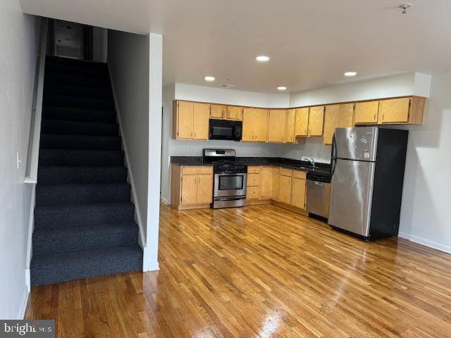 1737 W MONTGOMERY AVENUE