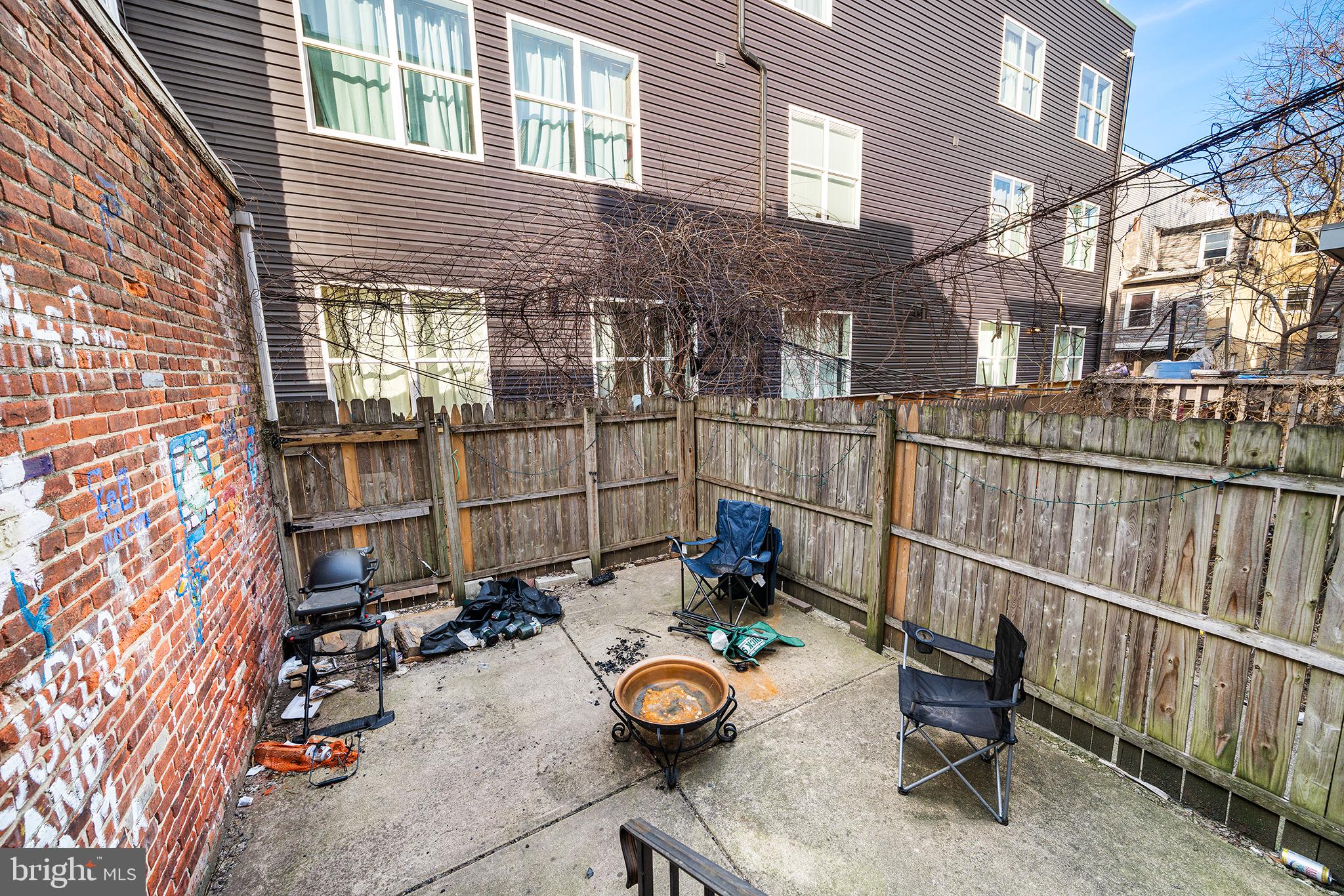 1737 W MONTGOMERY AVENUE