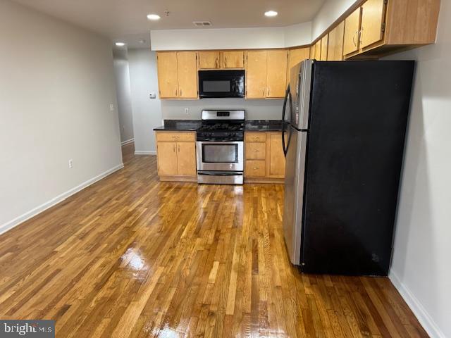 1737 W MONTGOMERY AVENUE