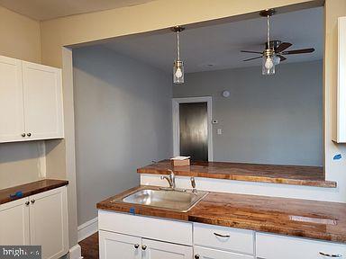 5225 SPRUCE STREET 2