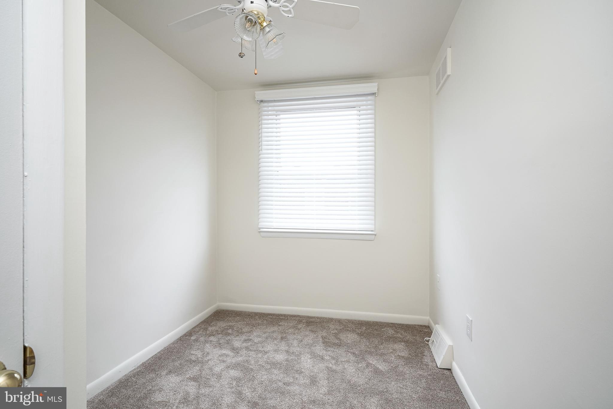 2829 S DARIEN STREET