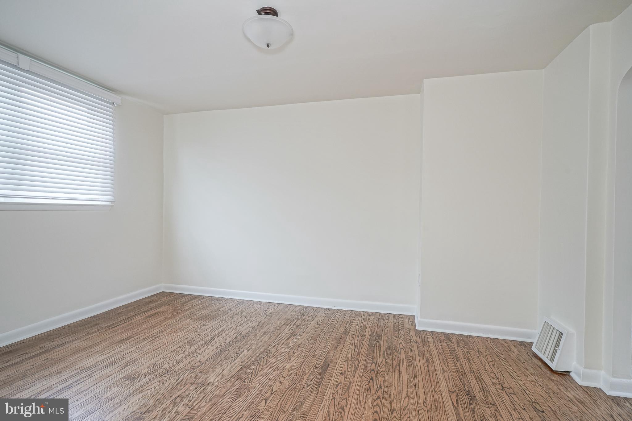 2829 S DARIEN STREET