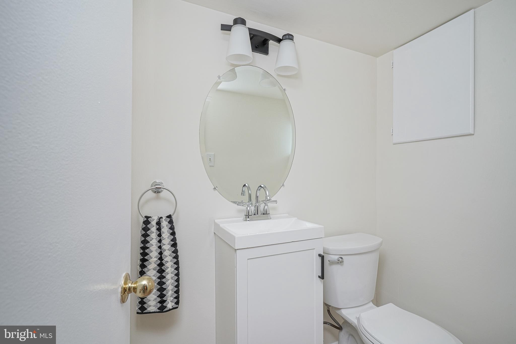 2829 S DARIEN STREET