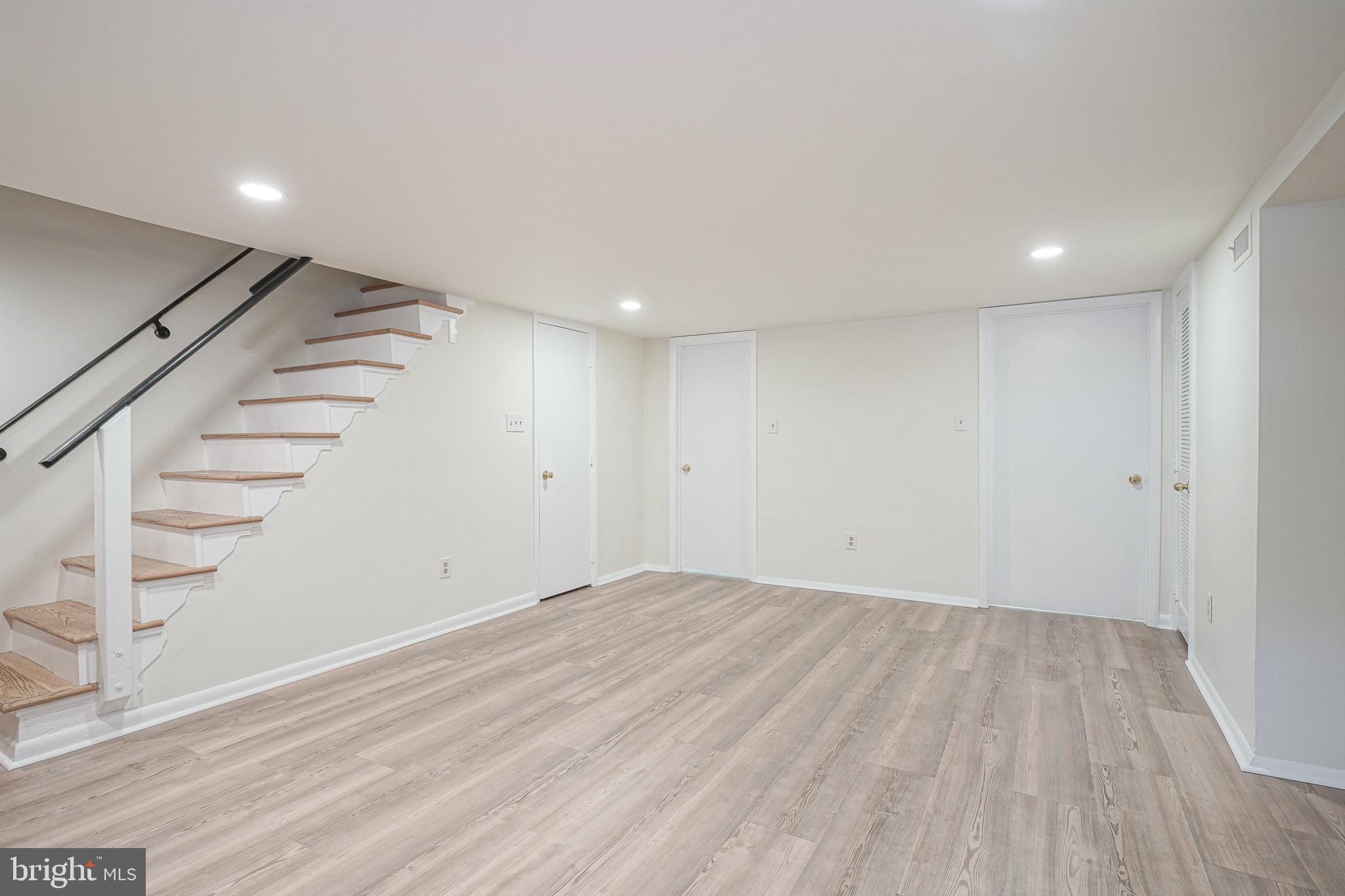 2829 S DARIEN STREET