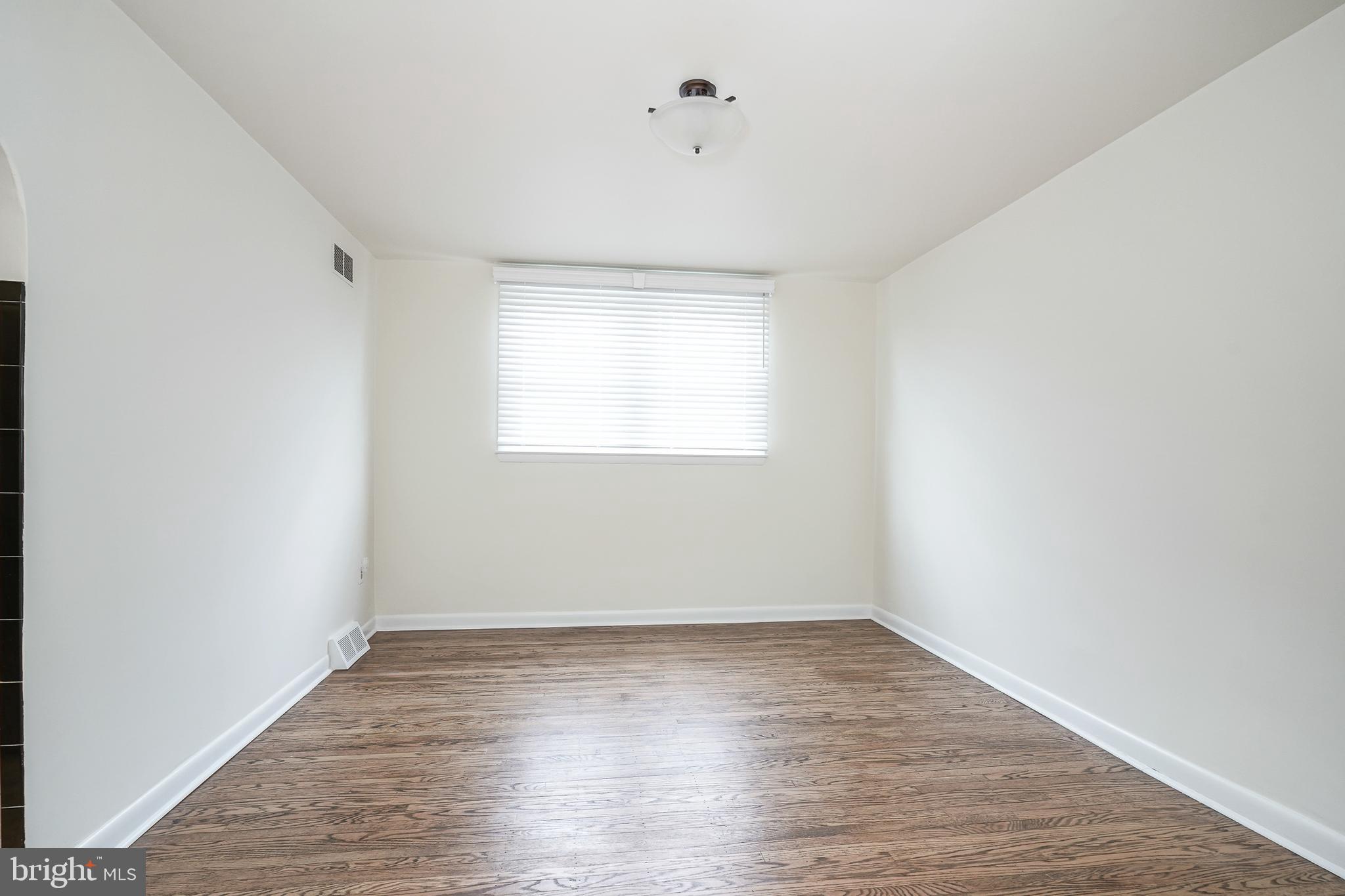 2829 S DARIEN STREET