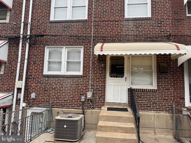 2829 S DARIEN STREET