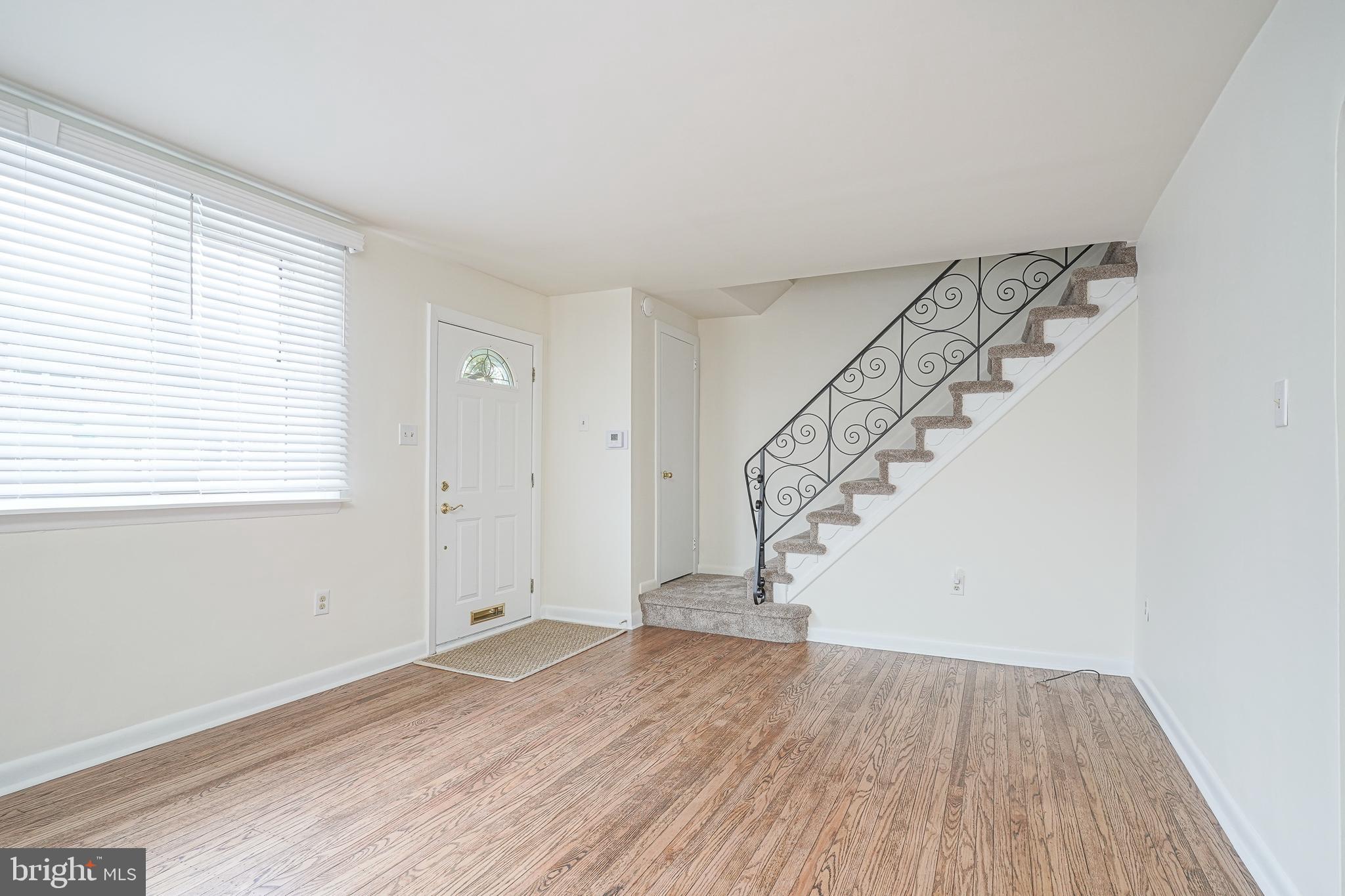 2829 S DARIEN STREET