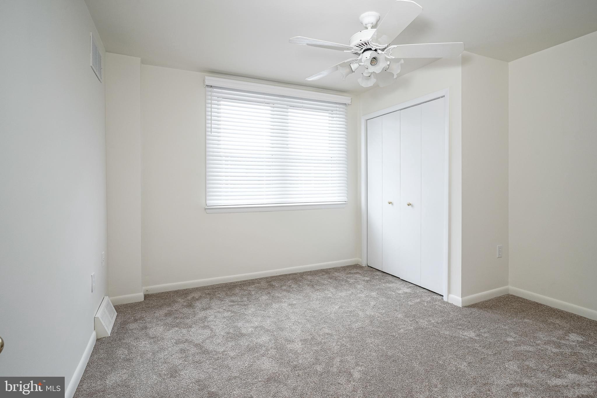 2829 S DARIEN STREET