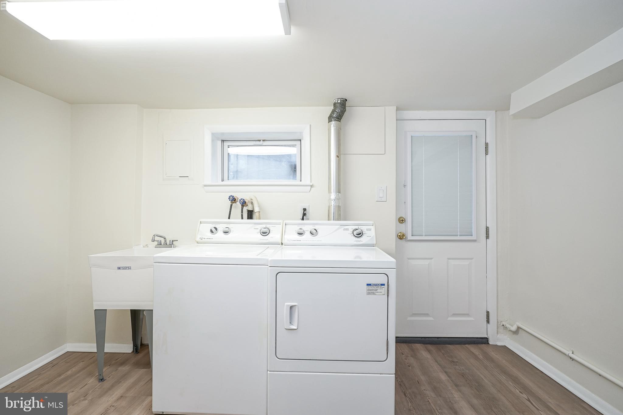 2829 S DARIEN STREET