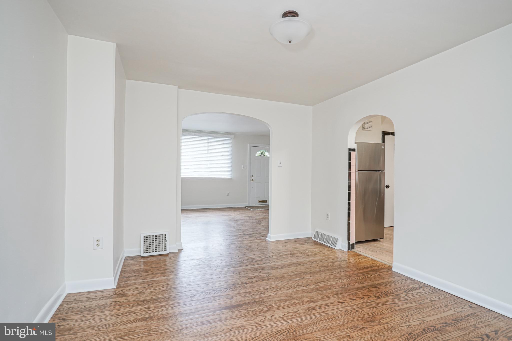 2829 S DARIEN STREET