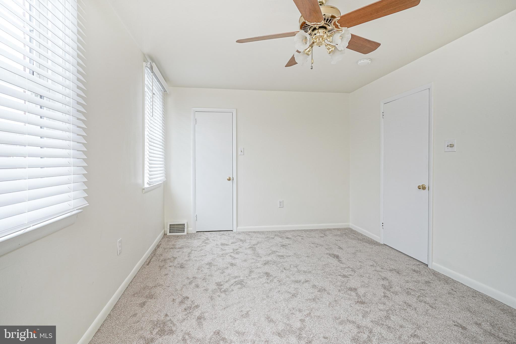 2829 S DARIEN STREET