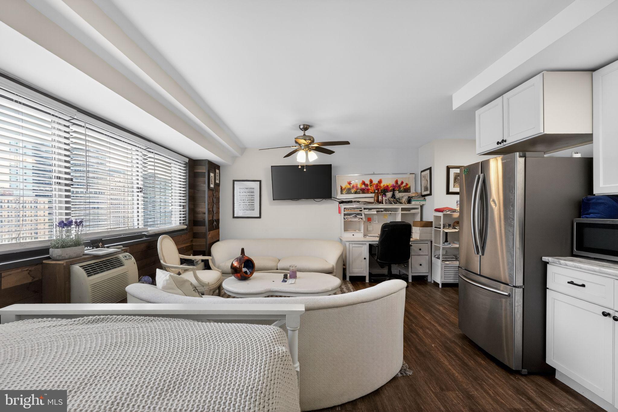 2101 CHESTNUT STREET 17 1805