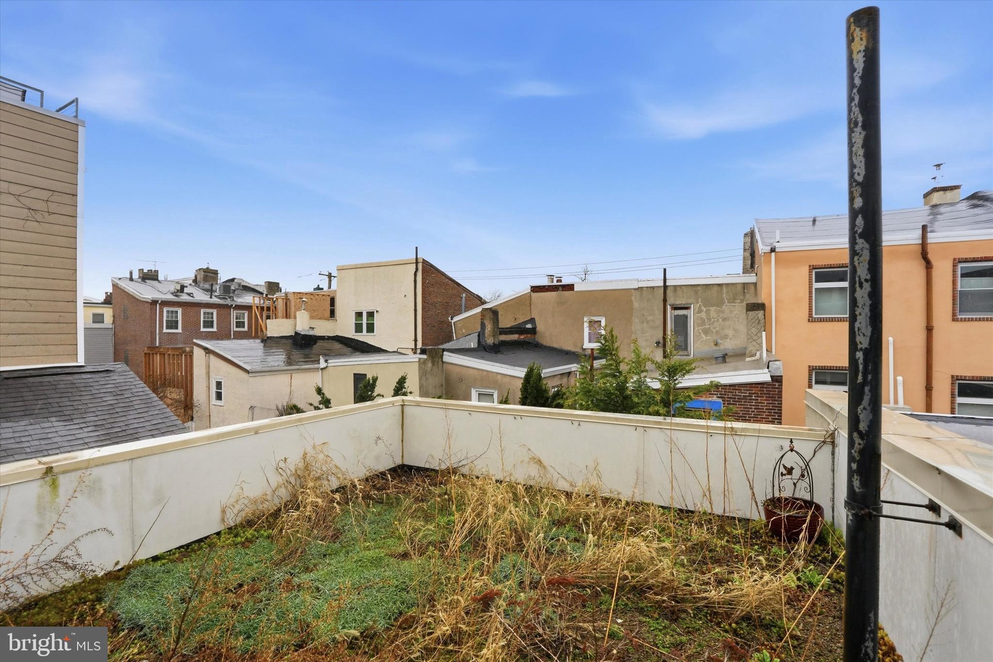 1040 N LEITHGOW STREET