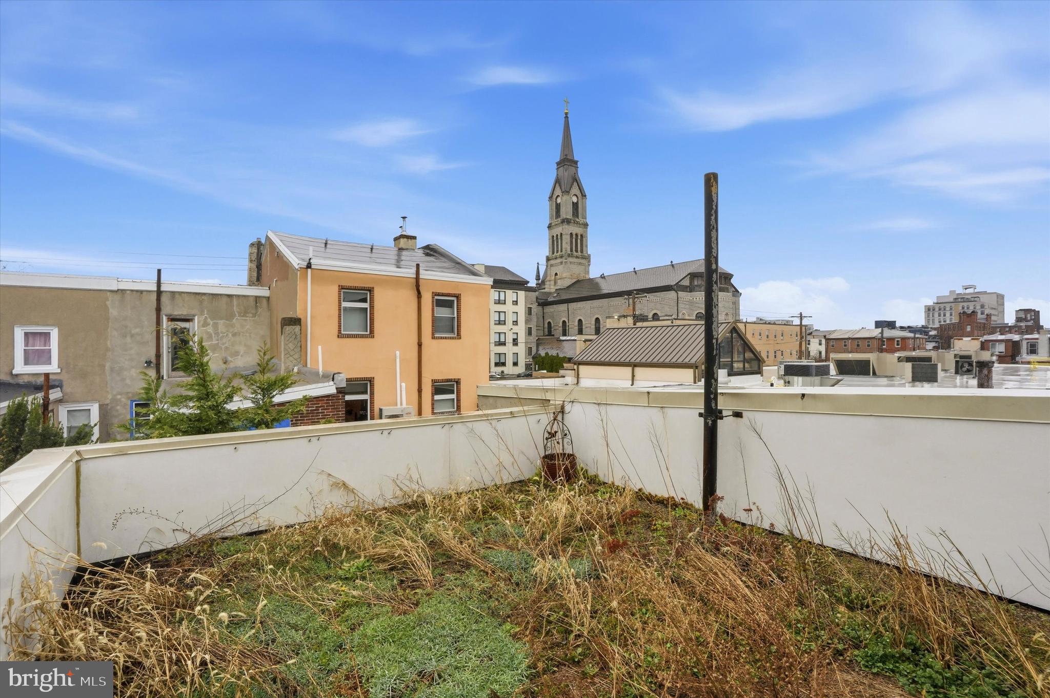 1040 N LEITHGOW STREET