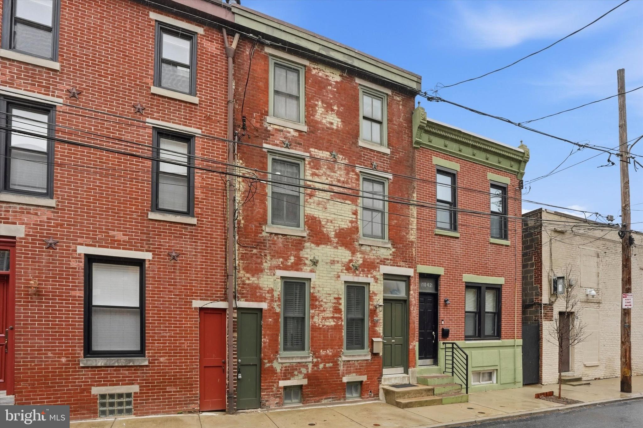 1040 N LEITHGOW STREET