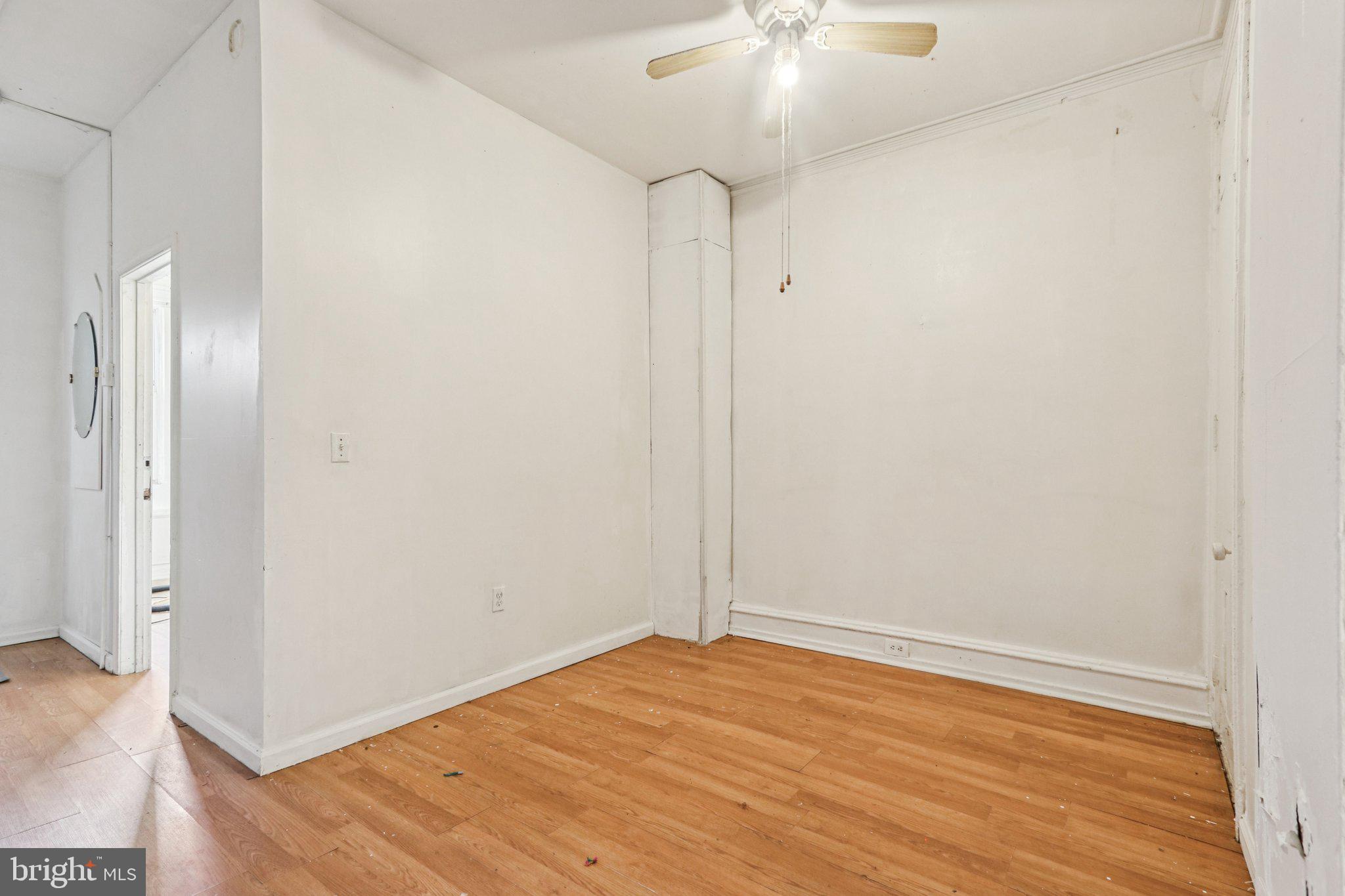 2316 N SMEDLEY STREET