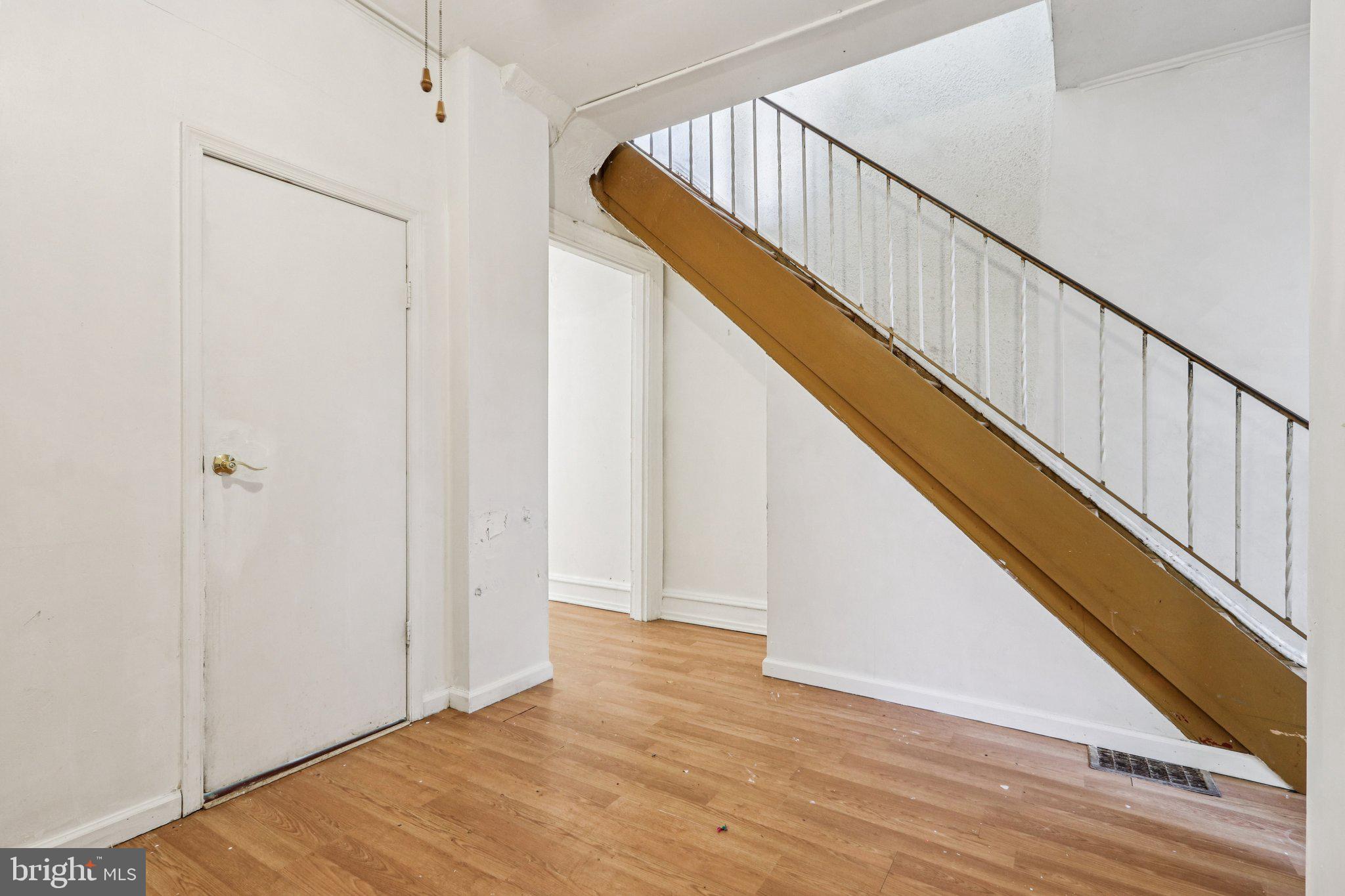 2316 N SMEDLEY STREET