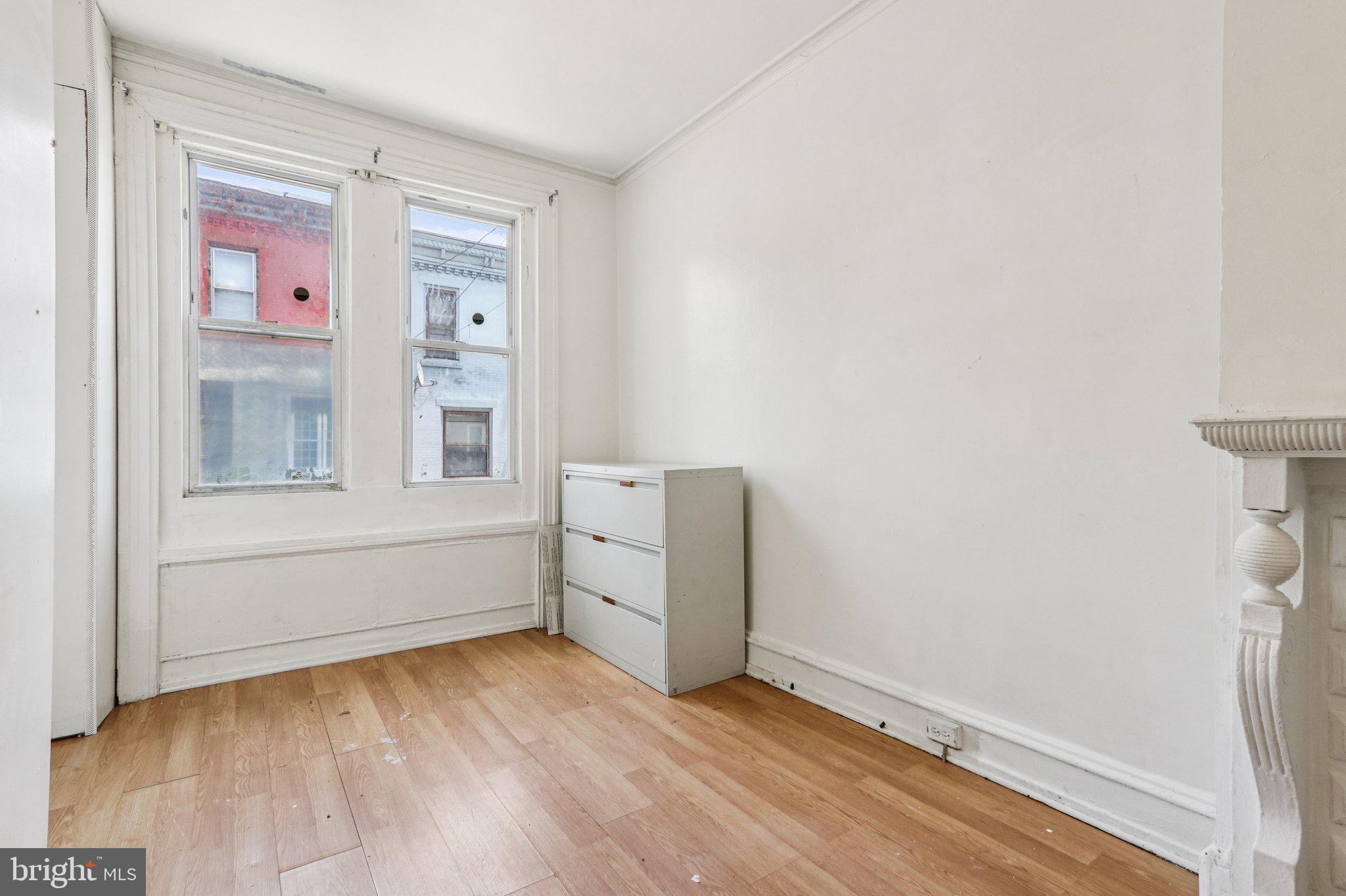 2316 N SMEDLEY STREET