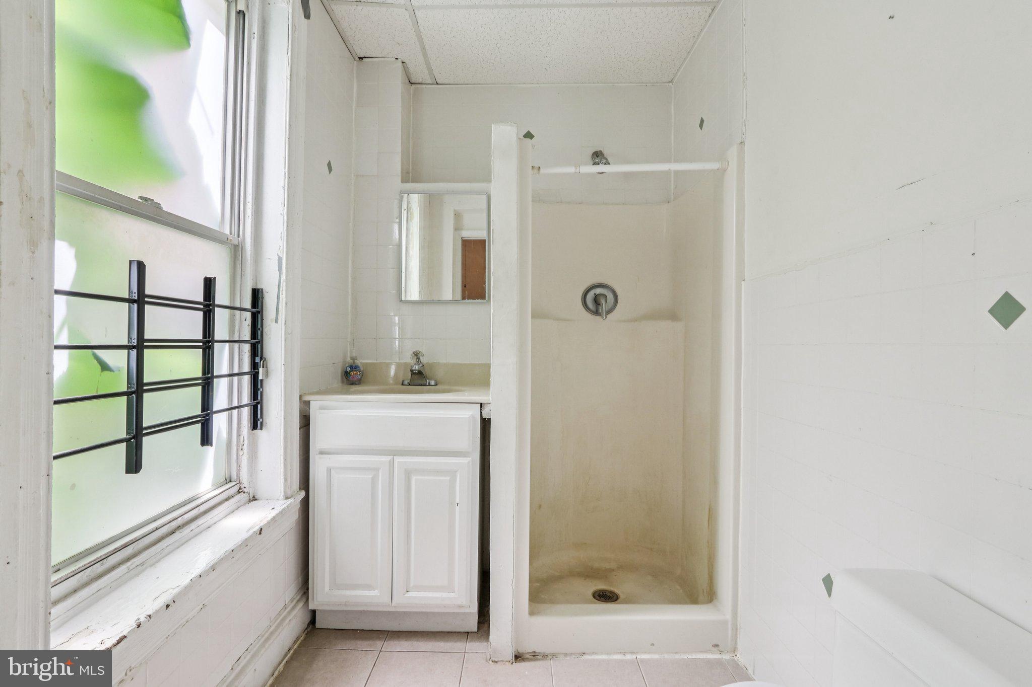 2316 N SMEDLEY STREET